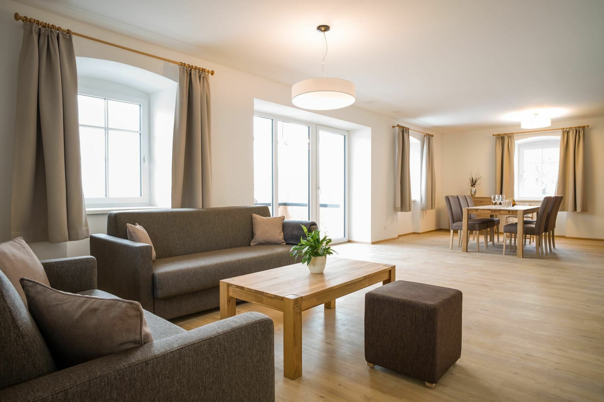 Lake View Suites Villa Julia By We Rent Zell am See Esterno foto