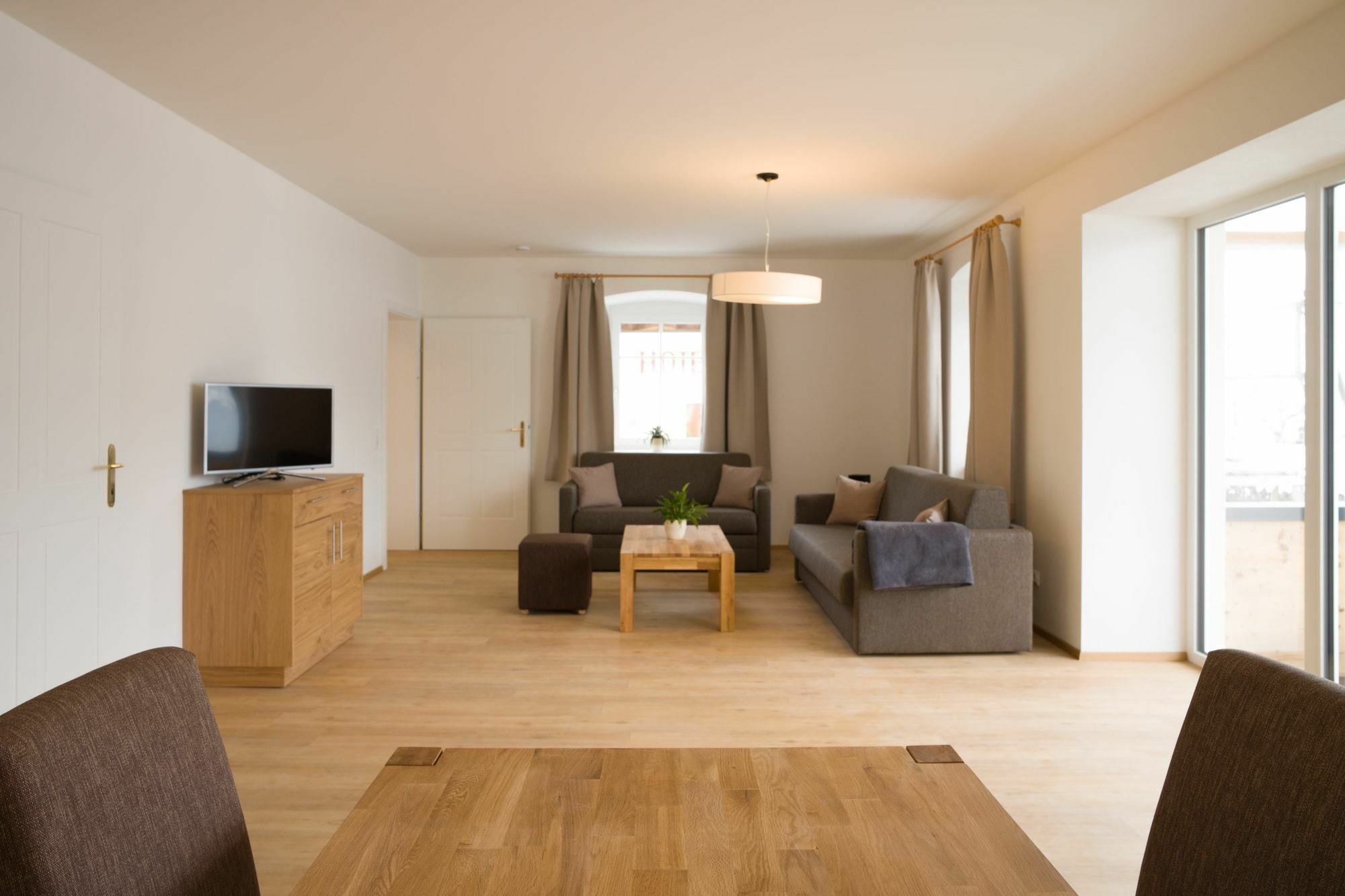 Lake View Suites Villa Julia By We Rent Zell am See Esterno foto